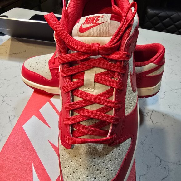 Nike Dunk Low Red Roses HF1986-100 Mens Size 10 Skateboarding Lifestyle SNEAKERS - Picture 2 of 9